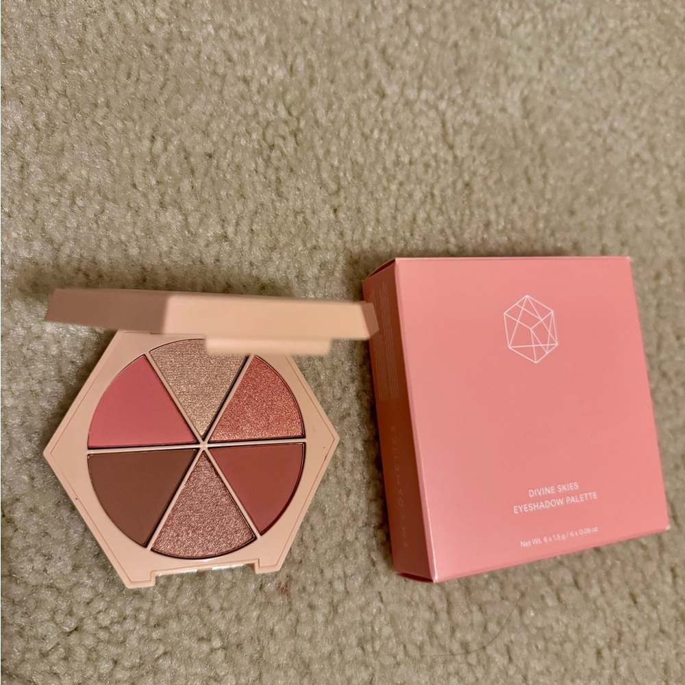 EM Cosmetics Divine Skies Eyeshadow Palette - Rose and Cocoa